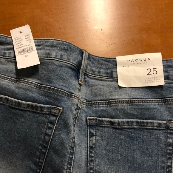 Jeans - Picture 3 of 5